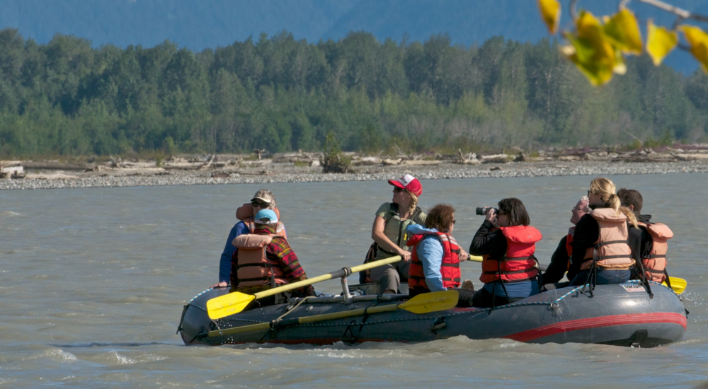 Professional, experienced guides on the Tsirku river
