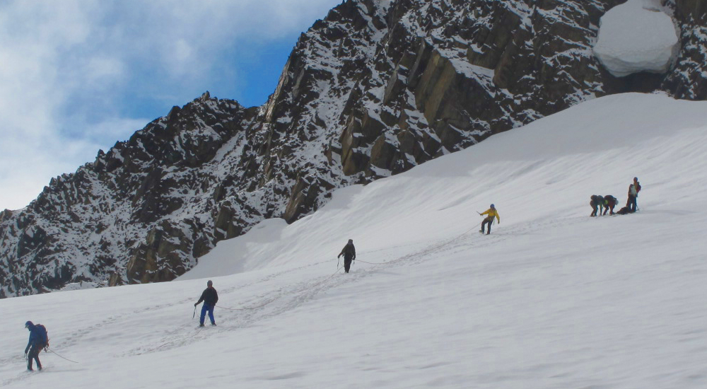Learning to travel on a rope team on the glacier