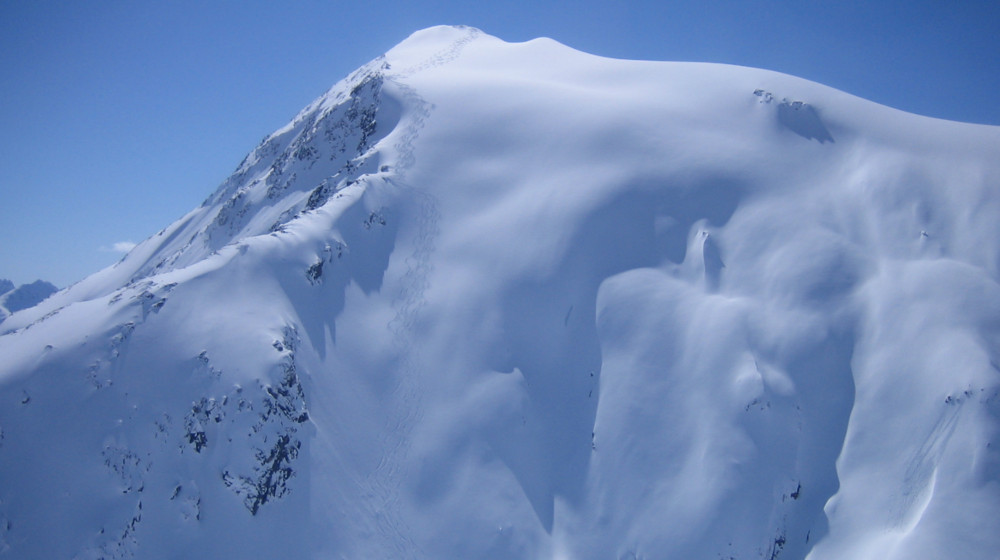 The Left hand finger chutes... ski tracks on the pinky, one of the Skagway classics